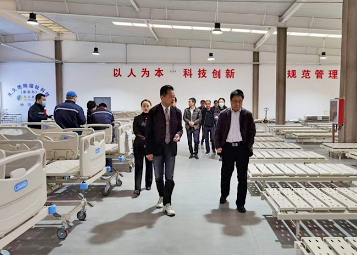 北京大學第三醫(yī)院秦皇島醫(yī)院院長一行蒞臨工廠參觀指導
